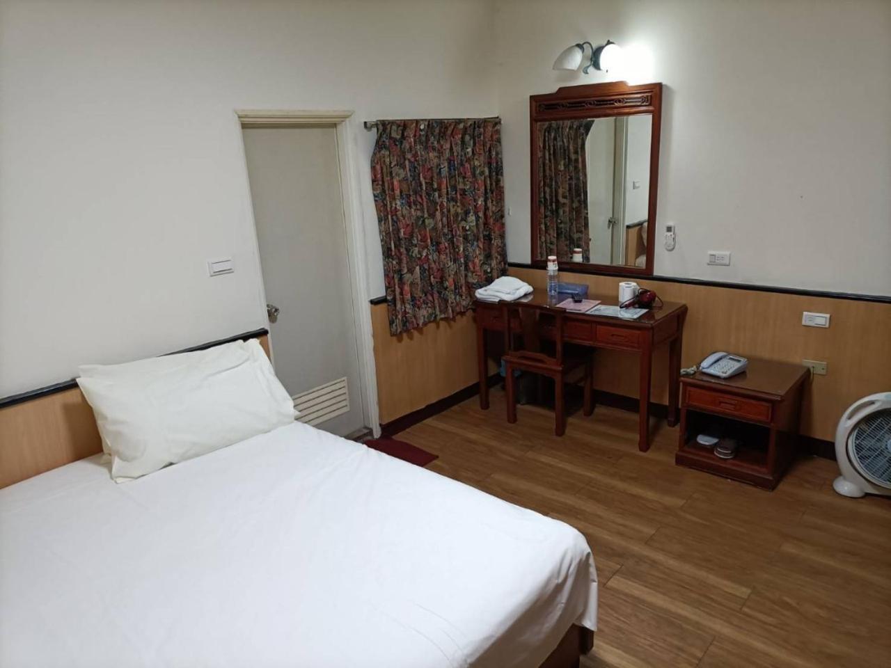 丸松商旅 Hotell Miaoli Eksteriør bilde